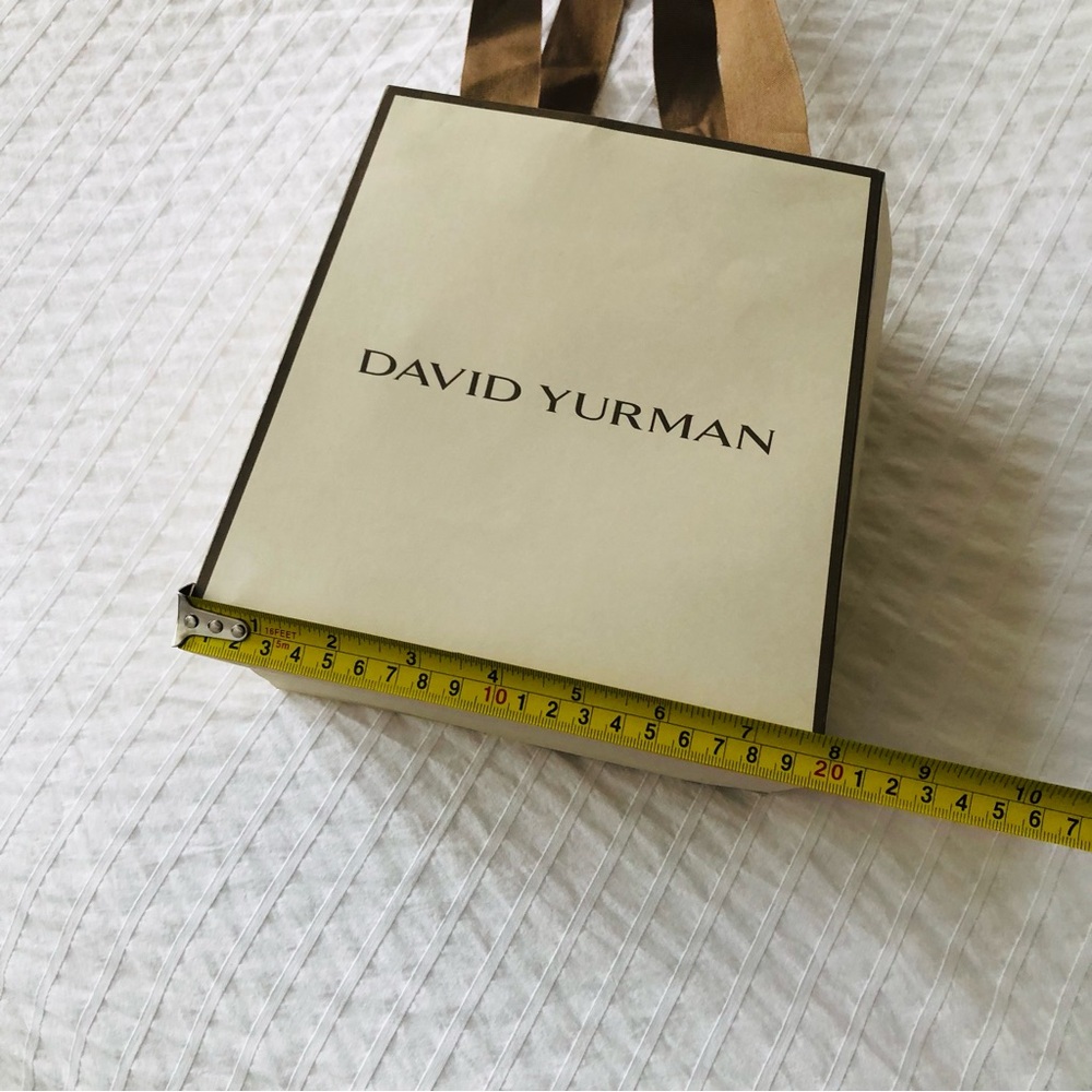 David Yurman Cream and Black Shopping Gift Bag - Picture 7 of 9